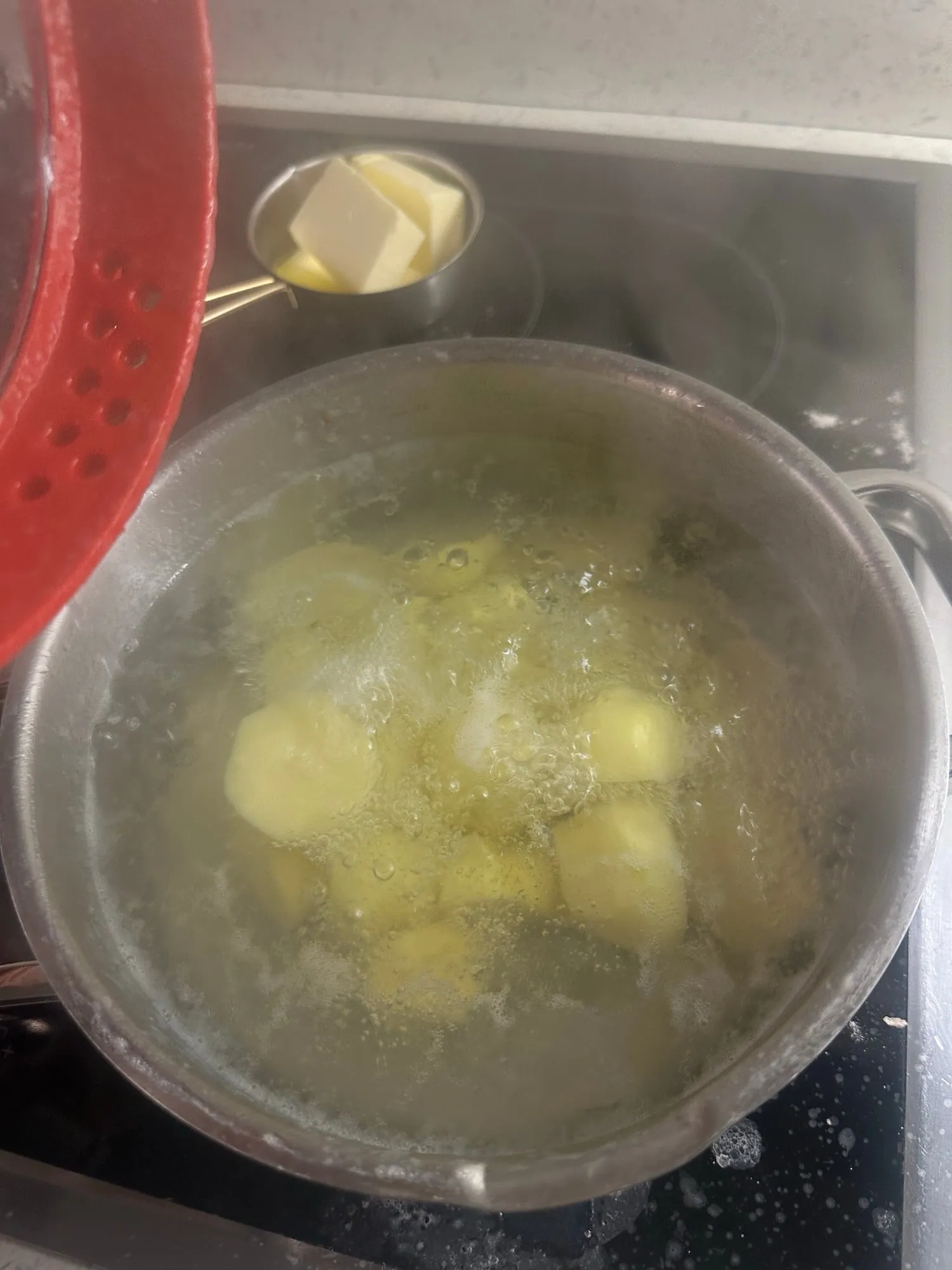 Kartoffeln im Topf