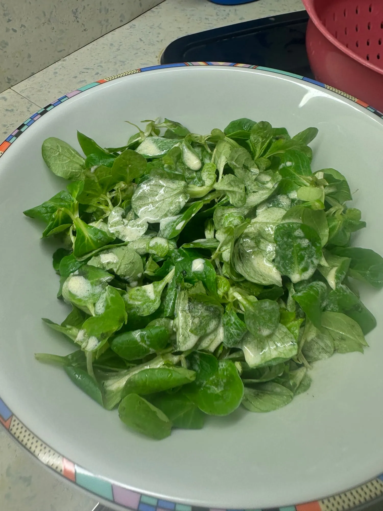 Salat mit Sahnedressing