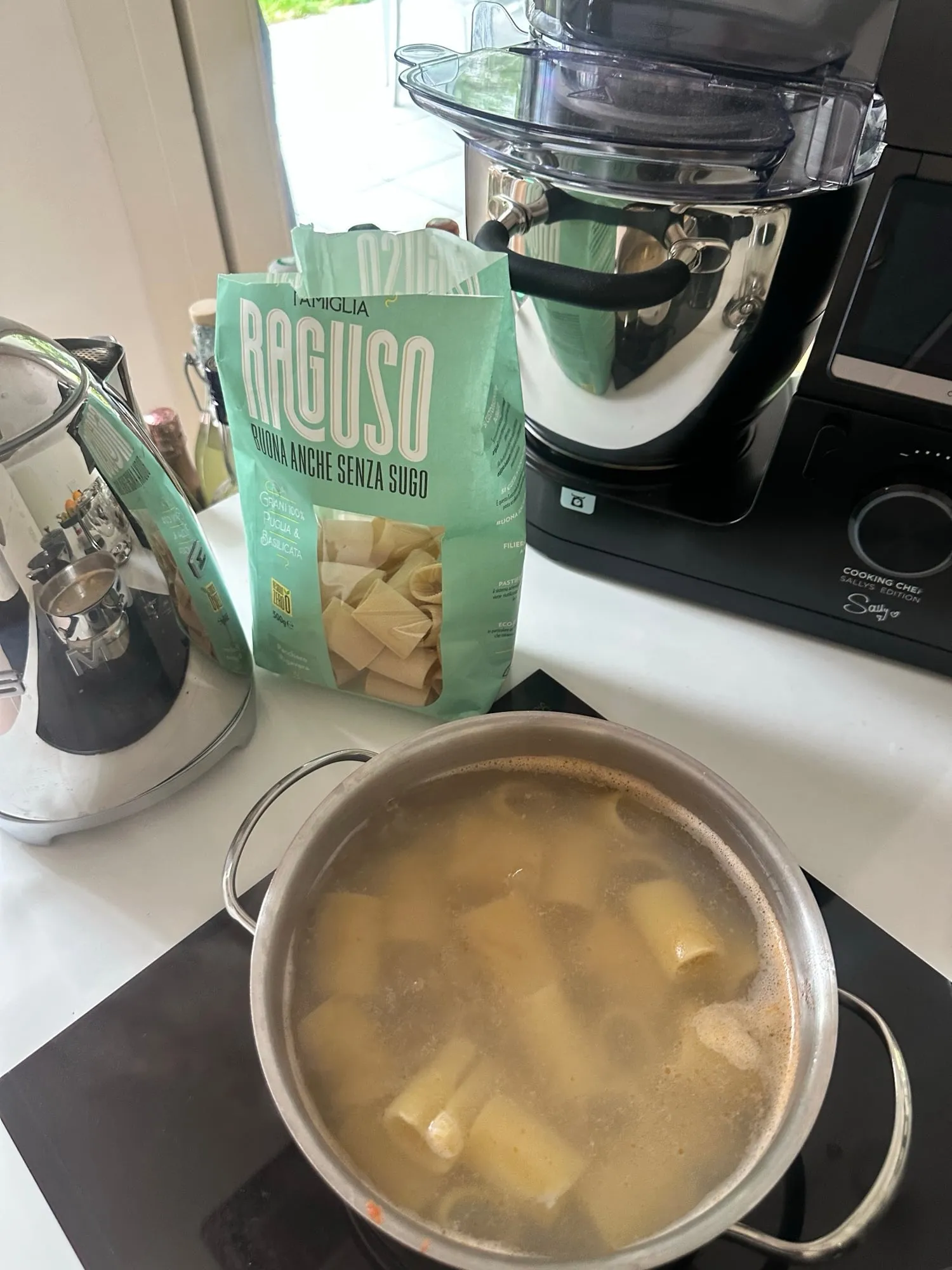 Paccheri im Topf
