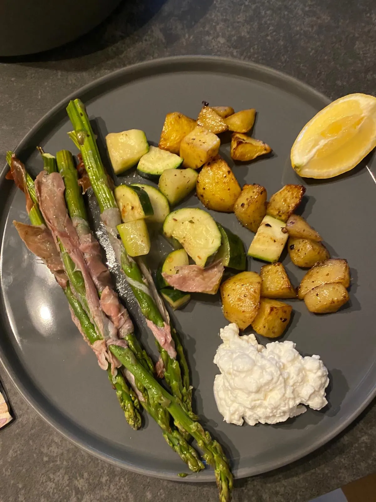 Variante mit Kartoffeln, Zucchini und Zitrone