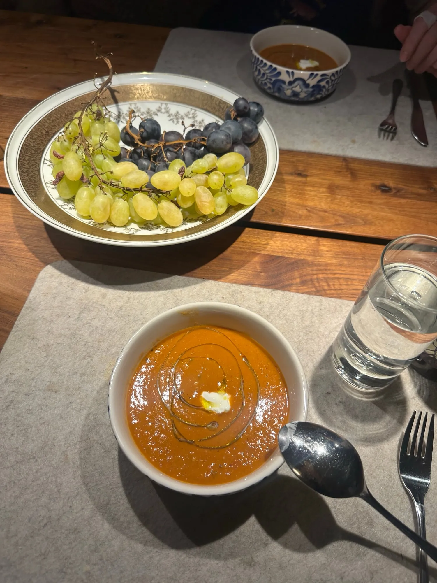 Tomatensuppe angerichtet