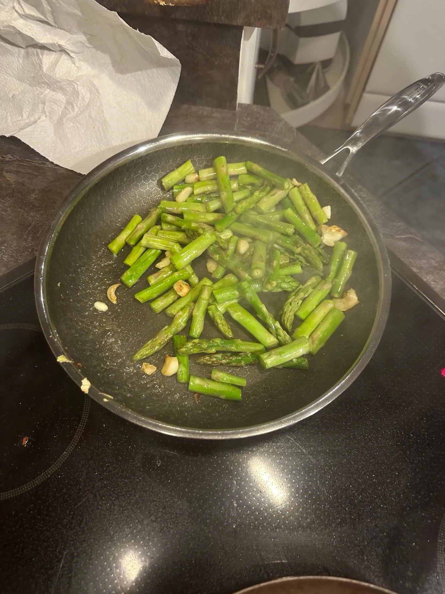 Spargel in der Pfanne